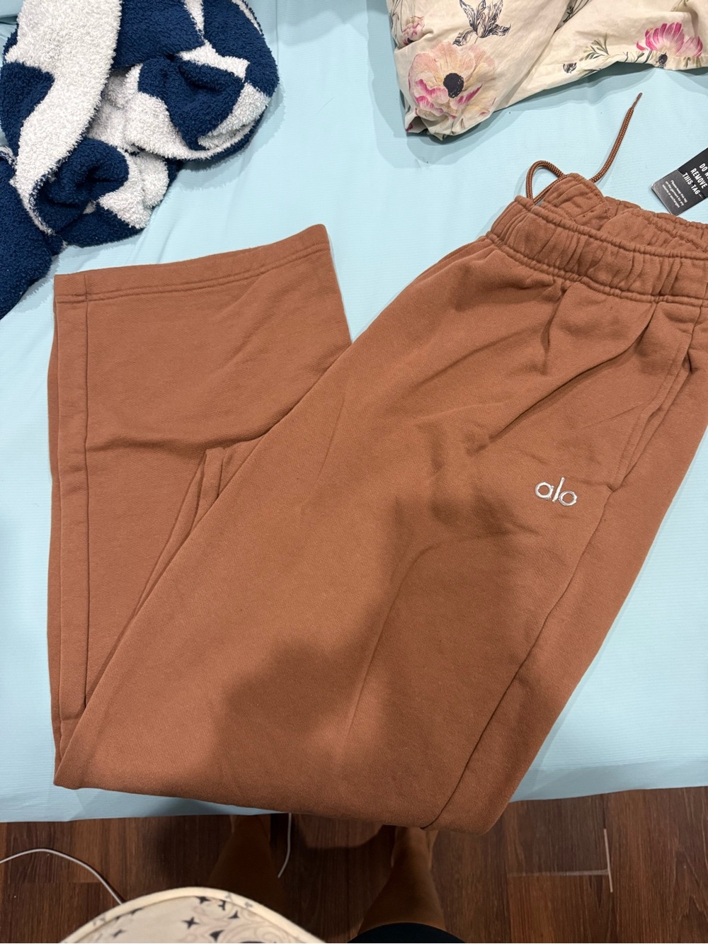 ALO Yoga Women’s Rust Brown Drawstring Wide Leg Pants
